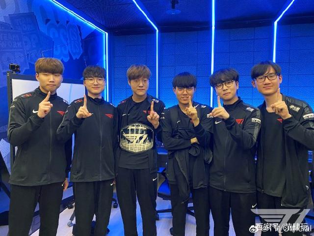 利亚国家男 利亚国家男