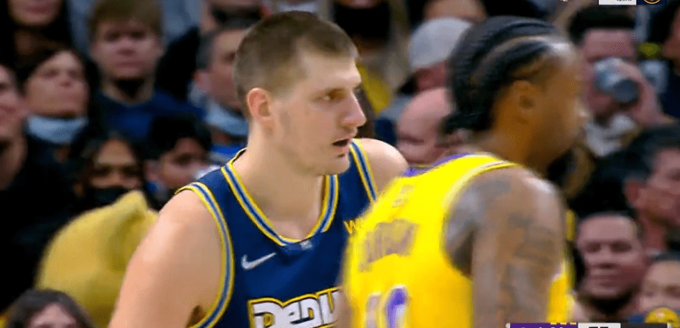 控球约在五 控球约在五